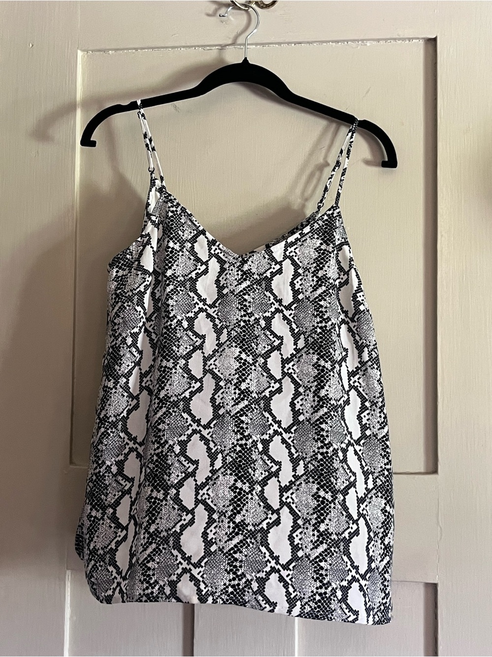Snake-Print V-Neck Cami Tank Top - Black & White